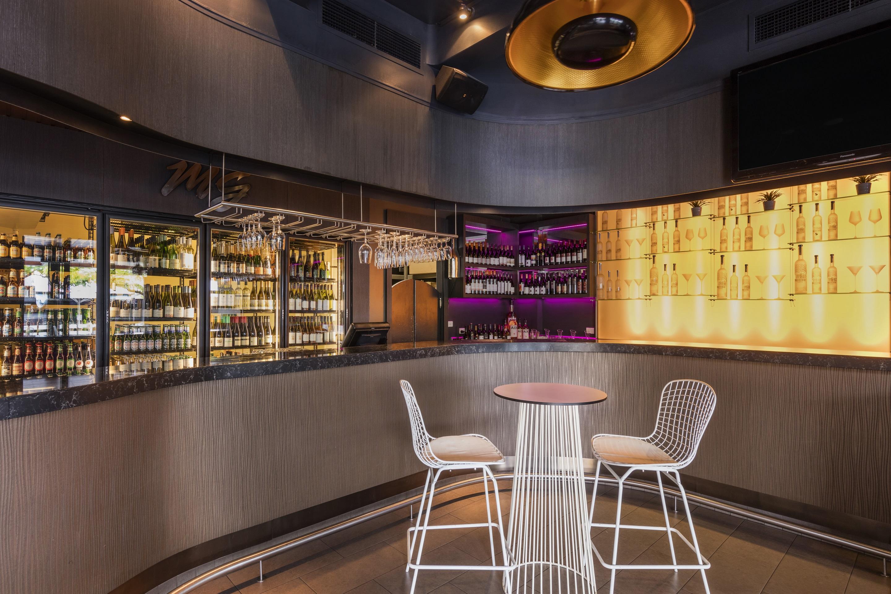 The Beetson Hotel Брисбен Экстерьер фото The bar at the 2016-17-season home of the New York Red Bulls, Red Bull Arena in Harrison, New Jersey.
